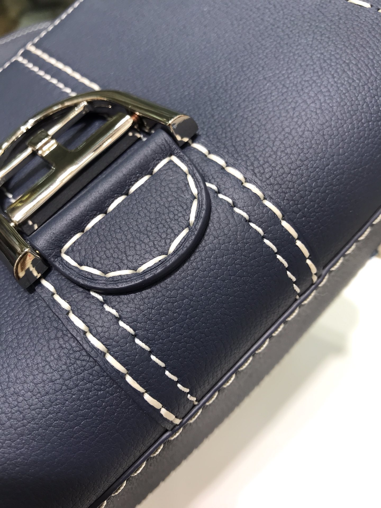 델보 브리앙 토고 박스백 미니